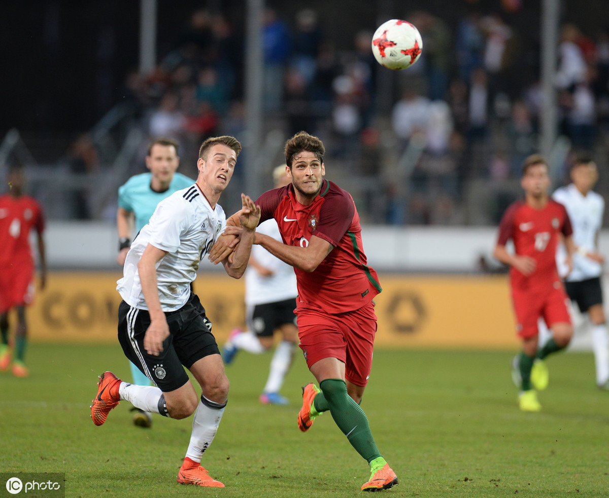 英超赛程吃紧，斯图加特集结日队长鼓劲，气氛紧张，医务组通报恢复的简单介绍