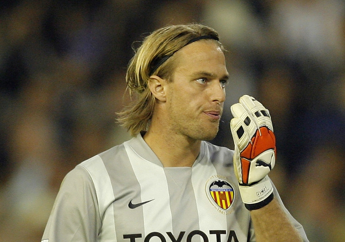 勇冠绿茵从瓦伦西亚开始笔趣阁